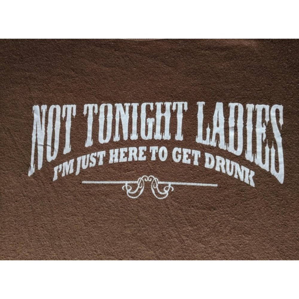 Funny t-shirt XL "I'm just here to get drunk"